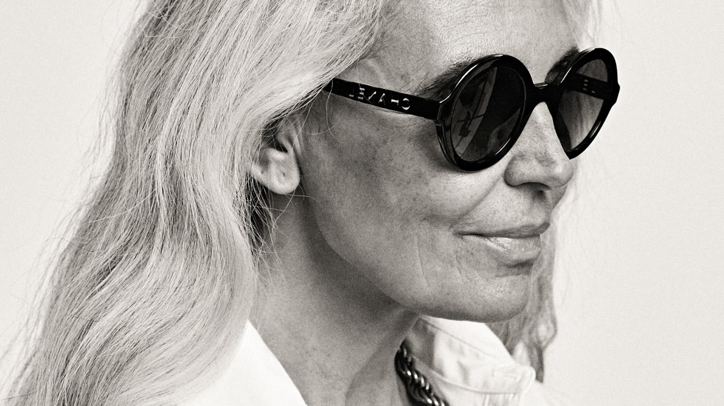 Frau mit Sonnenbrille – Optikhaus Scheiper Frau mit Sonnenbrille – Optikhaus Scheiper