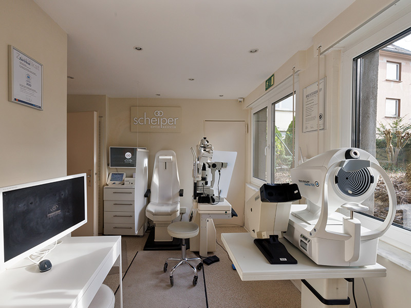 Sehtest-Arbeitsplatz im Ladengeschäft – Optikhaus Scheiper